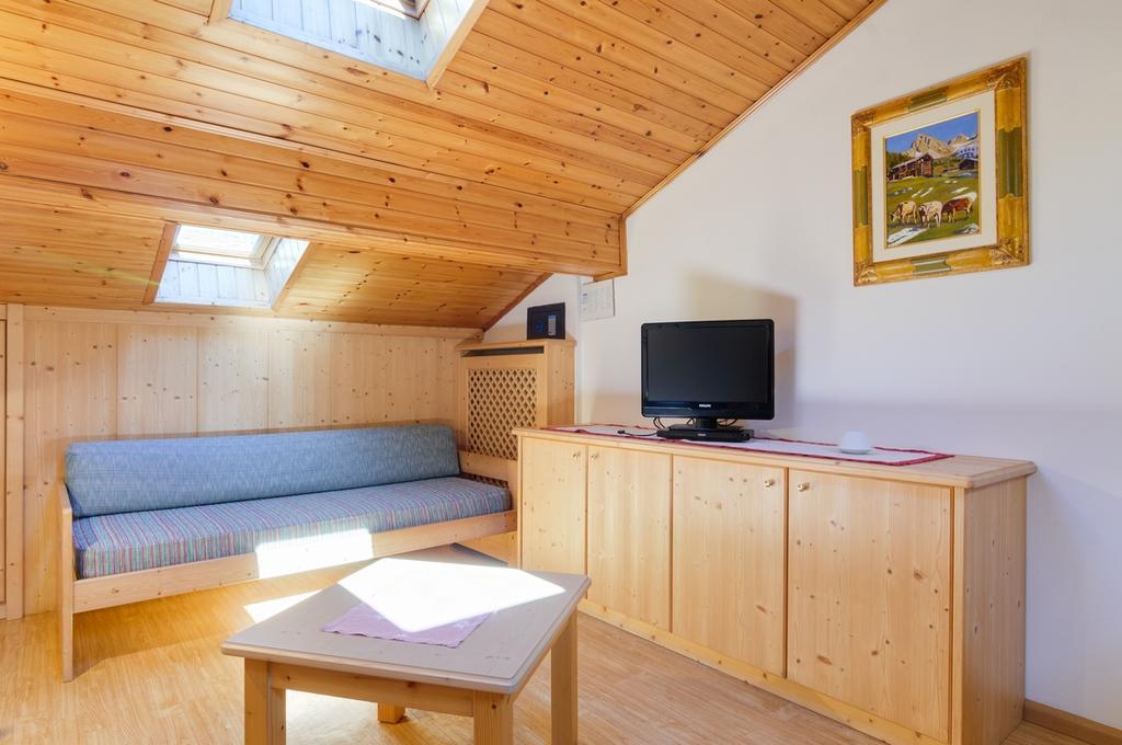 Appartamenti Cesa Maria Mountain Hospitality Canazei Bagian luar foto